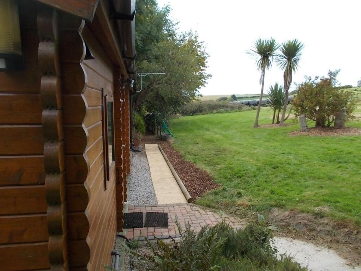 Tudor Lodge With Pool & Bbq Cabin Liskeard Exterior foto