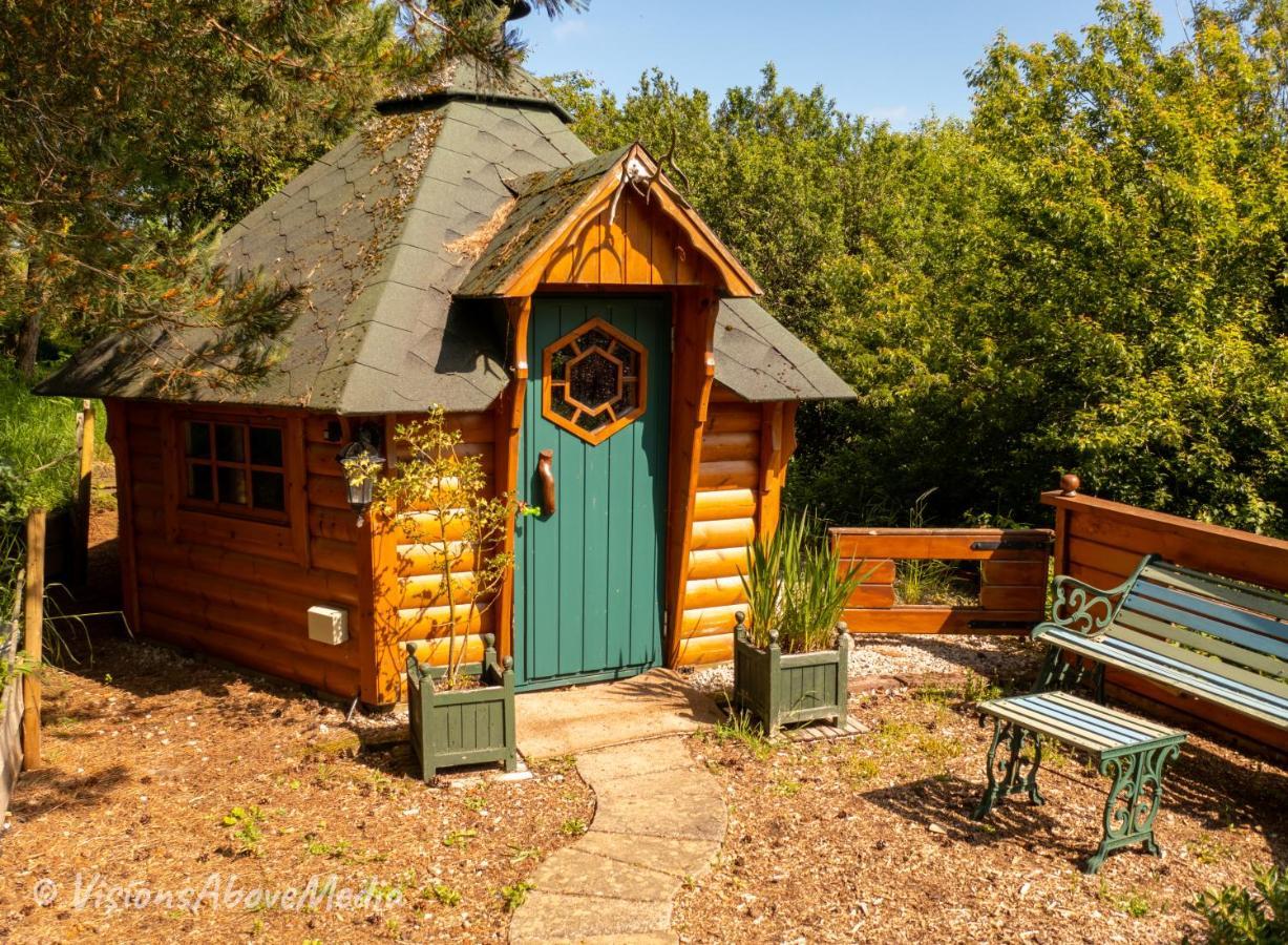Tudor Lodge With Pool & Bbq Cabin Liskeard Exterior foto