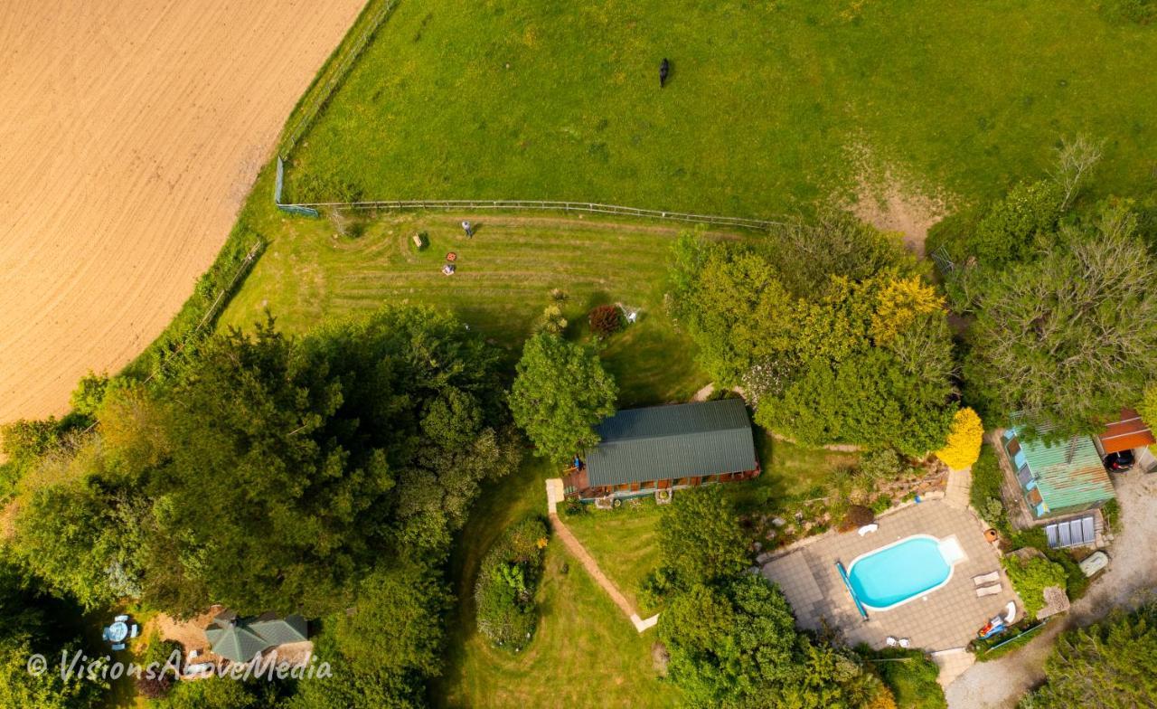 Tudor Lodge With Pool & Bbq Cabin Liskeard Exterior foto