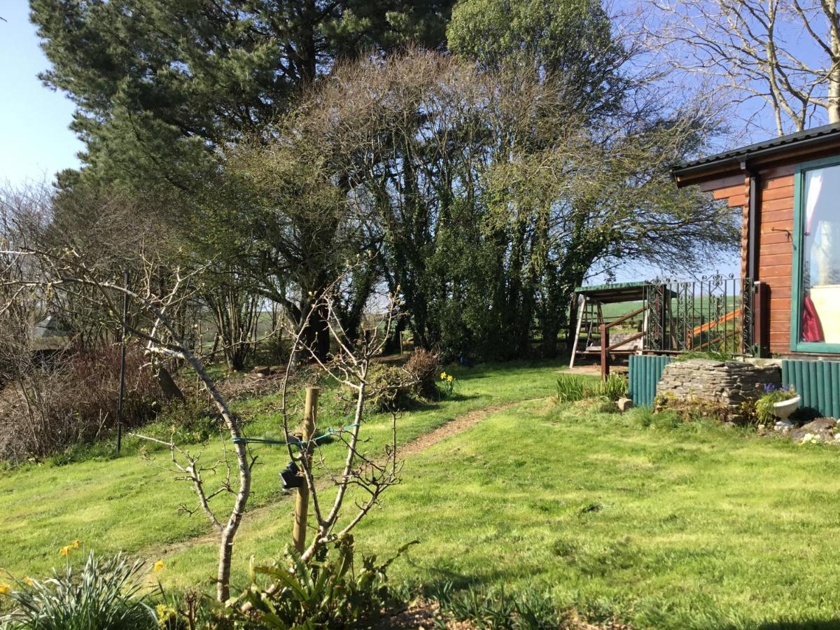 Tudor Lodge With Pool & Bbq Cabin Liskeard Exterior foto
