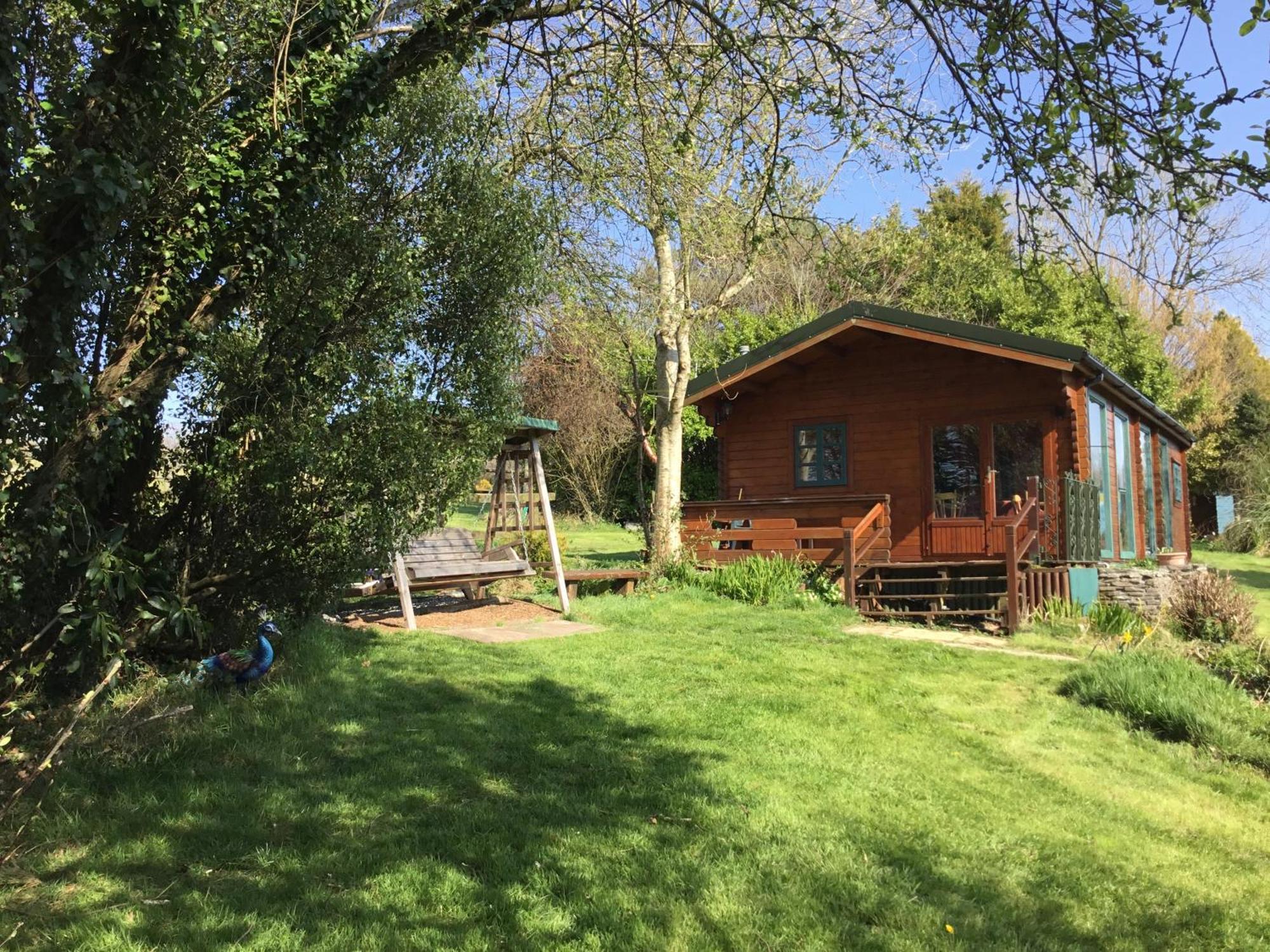 Tudor Lodge With Pool & Bbq Cabin Liskeard Exterior foto